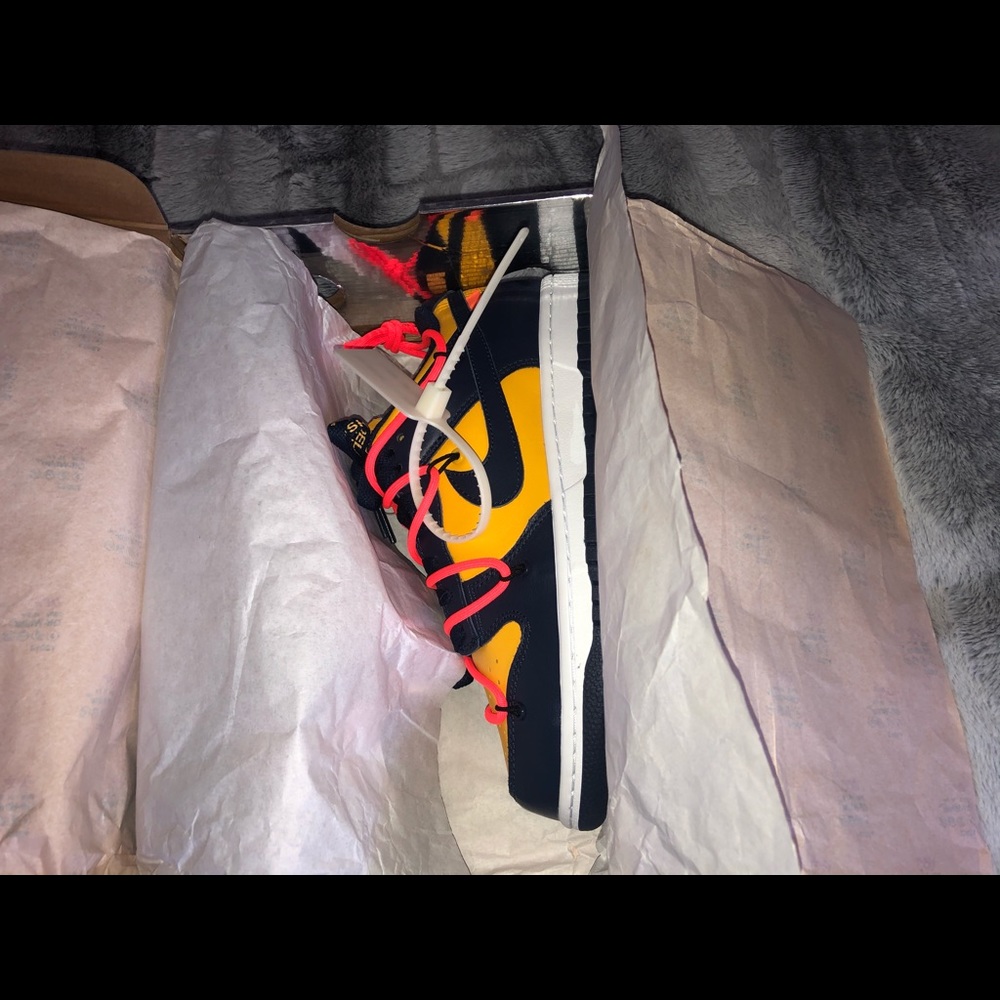 Nike Off White Dunk Low Univ. Gold Navy size 9 DS